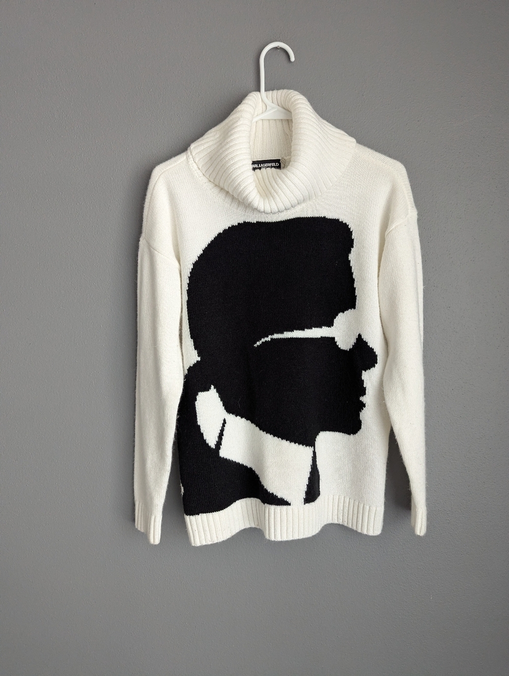 Karl lagerfeld Paris cowl neck sweater women's size XS 21 x 30 x 25 - 86